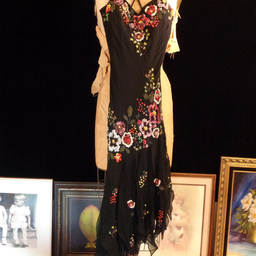 SUE WONG SILK CHIFFON EMBELLISHED BEAUTY